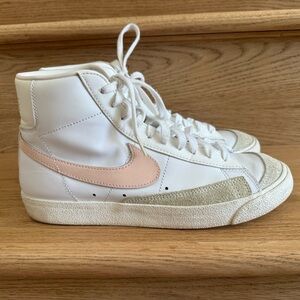 Nike Mens Blazer Mid ‘77 Vintage Pink Foam sneakers